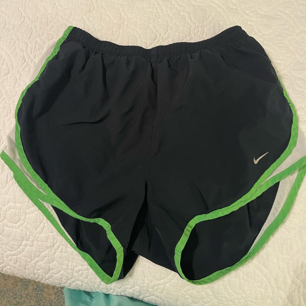 Nike shorts black size medium